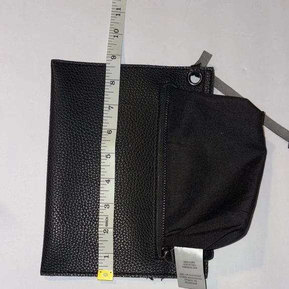 Street Level Black Textured Clutch with Wrist Strap - Picture 5 of 10